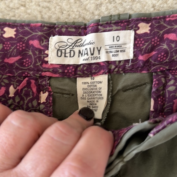 Super Cute Army Green Athletic Old Navy Ultra Low Rise Boot Pants Size 10 - Picture 5 of 13